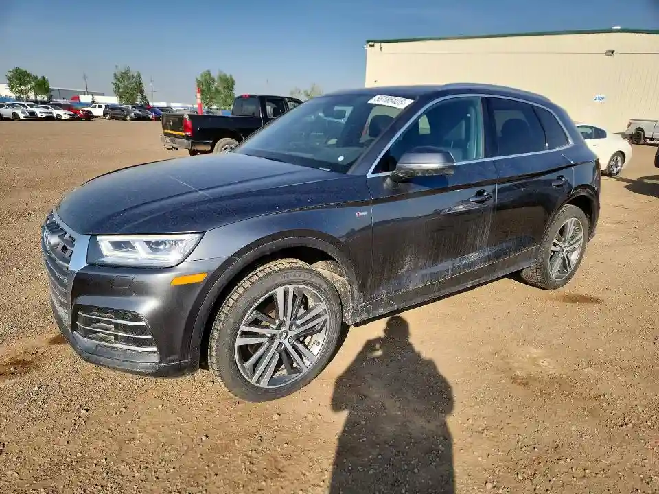 WA1FNAFY9J2160814 2018 AUDI Q5-0