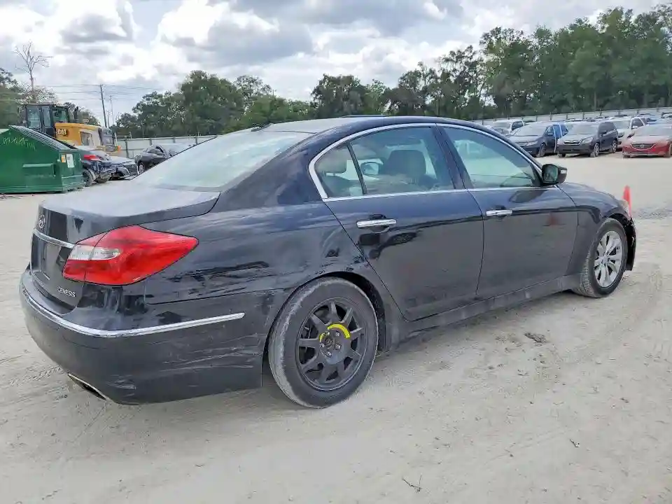KMHGC4DD2DU210281 2013 HYUNDAI GENESIS-2