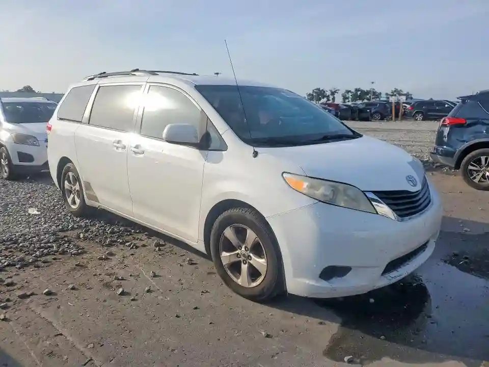5TDKK3DC6CS257464 2012 TOYOTA SIENNA-3
