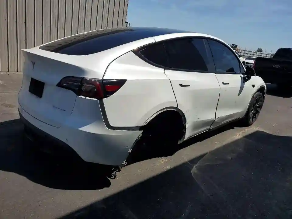 7SAYGDEE2NF348470 2022 TESLA MODEL Y-2