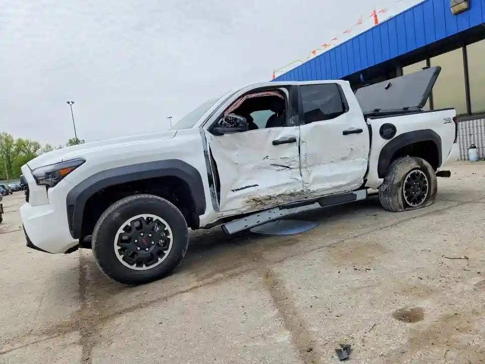 3TMLB5JN3SM107140 2025 TOYOTA TACOMA TRD-0