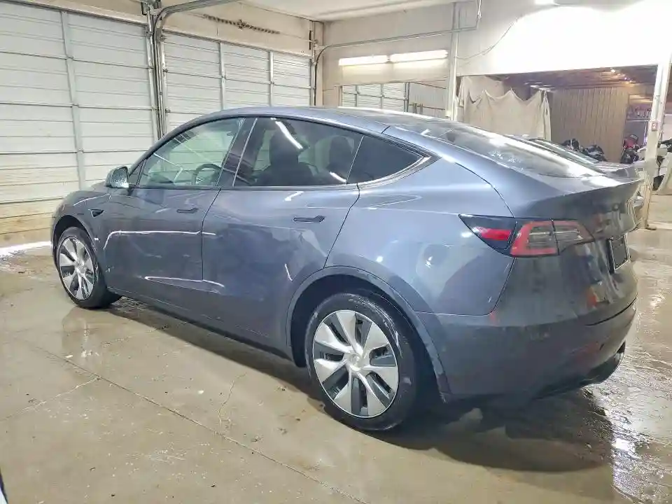 7SAYGDEE3NF393479 2022 TESLA MODEL Y-1