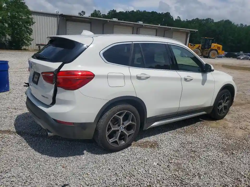 WBXHU7C31J5L07738 2018 BMW X1-2