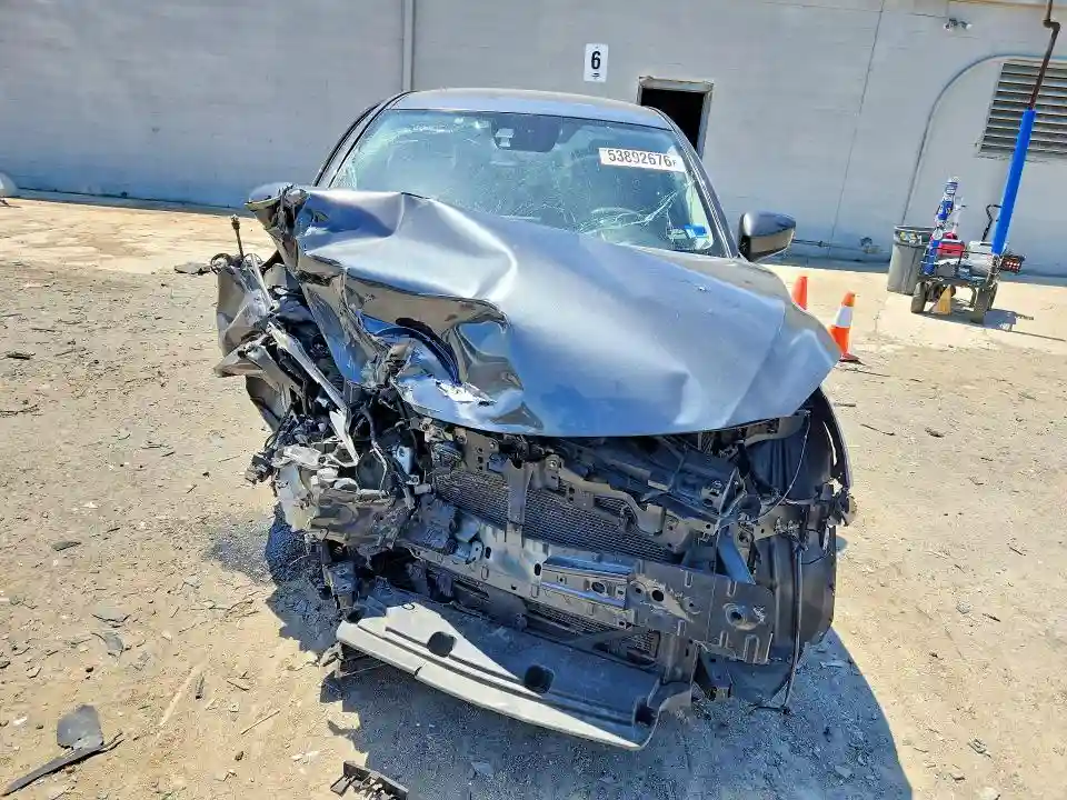 3MYDLBYV5JY333842 2018 TOYOTA YARIS-4