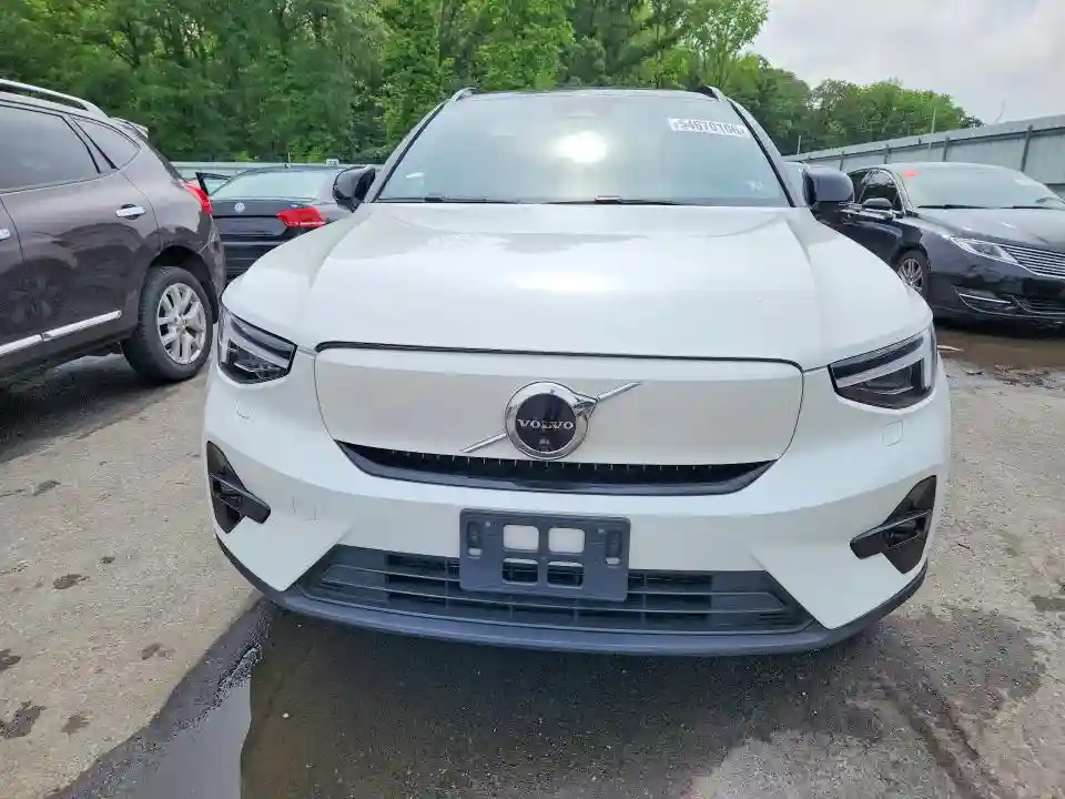 YV4ED3UMXP2023337 2023 VOLVO XC40-4