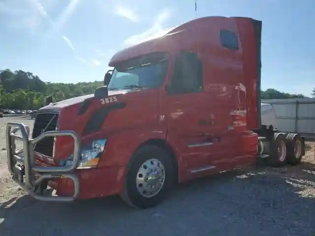 4V4NC9EH9FN180515 2015 VOLVO VN-1