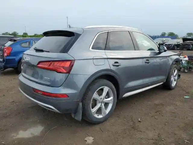 WA1BNAFY9J2129870 2018 AUDI Q5-4