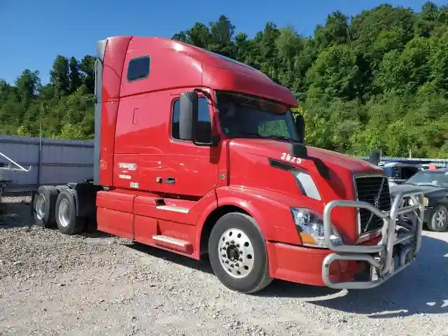 4V4NC9EH9FN180515 2015 VOLVO VN-0