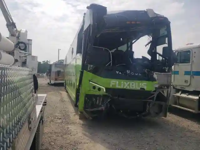 YE2XC81B0M3081662 2021 VAN HOOL ALL MODELS-0