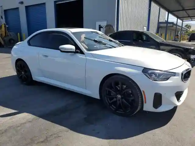 3MW33CM06P8D77834 2023 BMW 2 SERIES-3