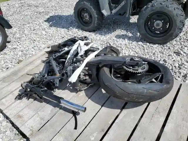JYARM38E5RA009129 2024 YAMAHA YZFR7-2