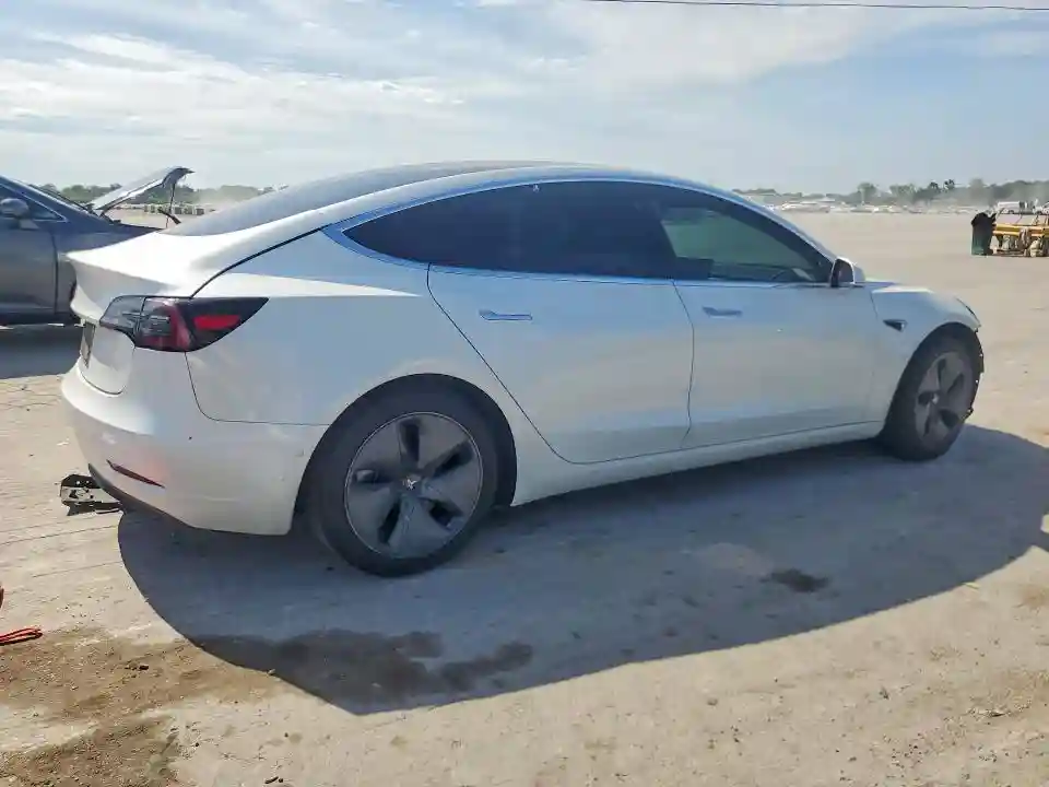5YJ3E1EA7LF739894 2020 TESLA MODEL 3-2