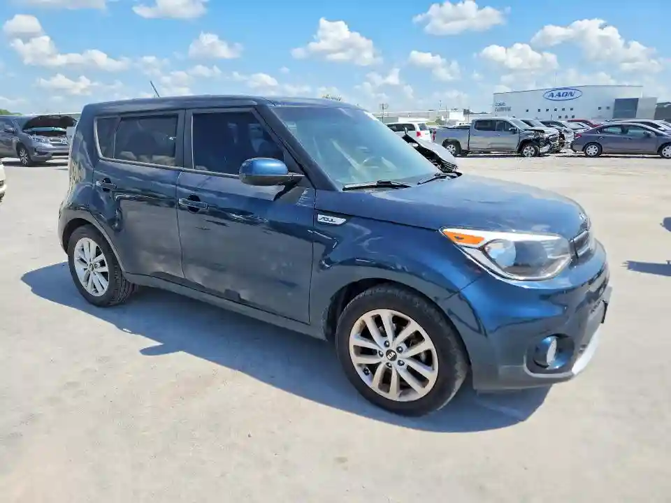 KNDJP3A58J7537865 2018 KIA SOUL-3