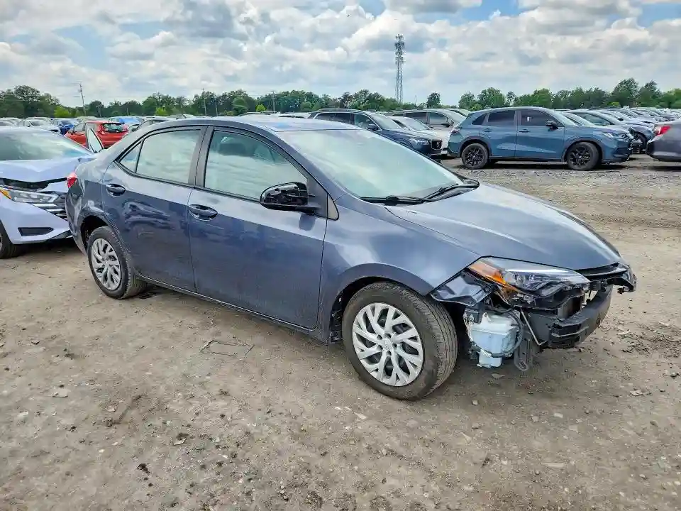 2T1BURHE8JC982109 2018 TOYOTA COROLLA-3