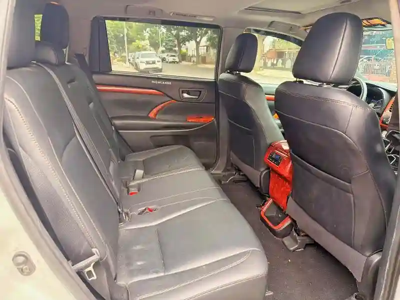 5TDJGRFHXKS070025 2019 TOYOTA HIGHLANDER-5