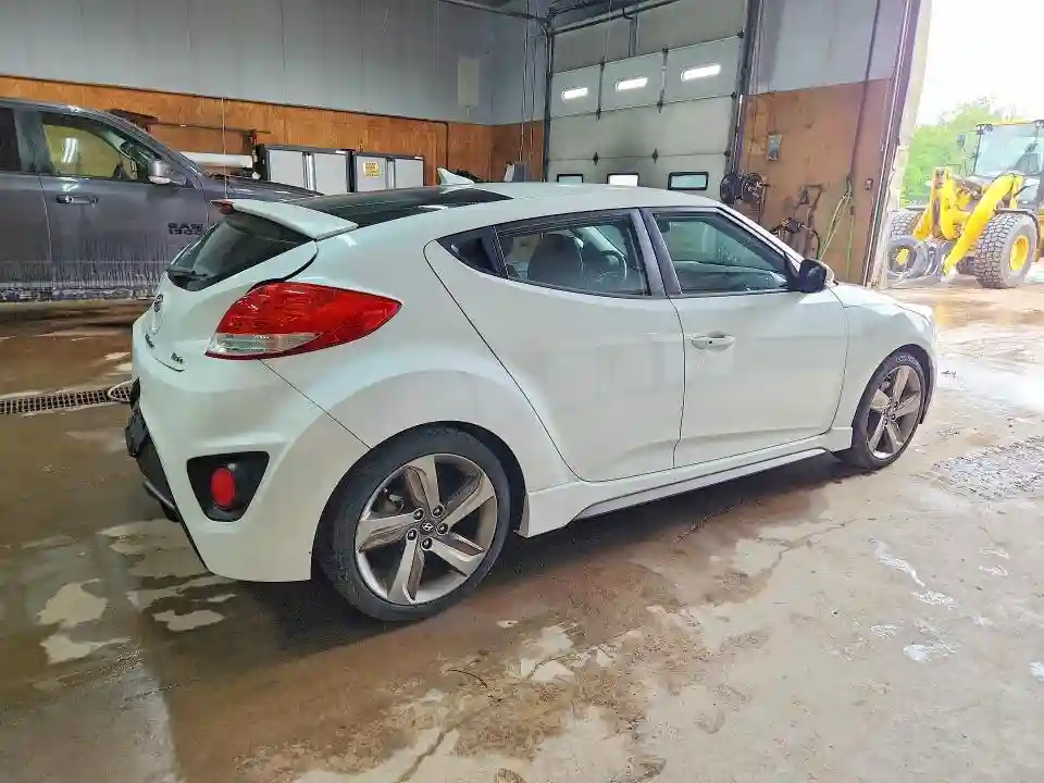 KMHTC6AE6DU084823 2013 HYUNDAI VELOSTER-2