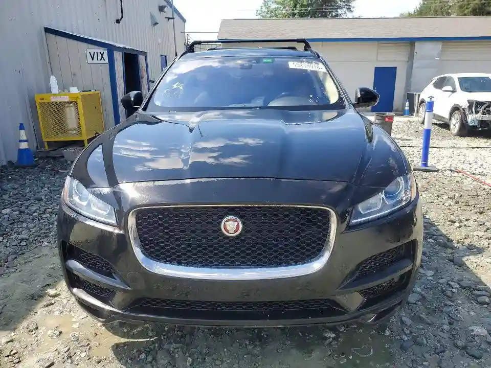 SADCJ2BV7HA058616 2017 JAGUAR F-PACE-4
