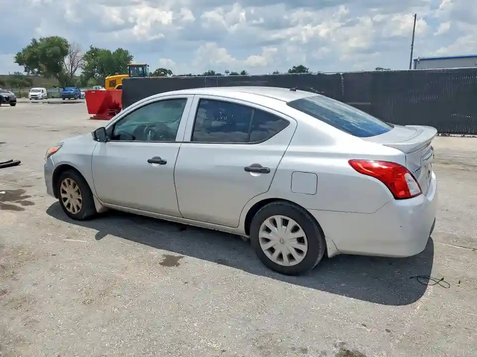 3N1CN7APXJL824887 2018 NISSAN VERSA-1