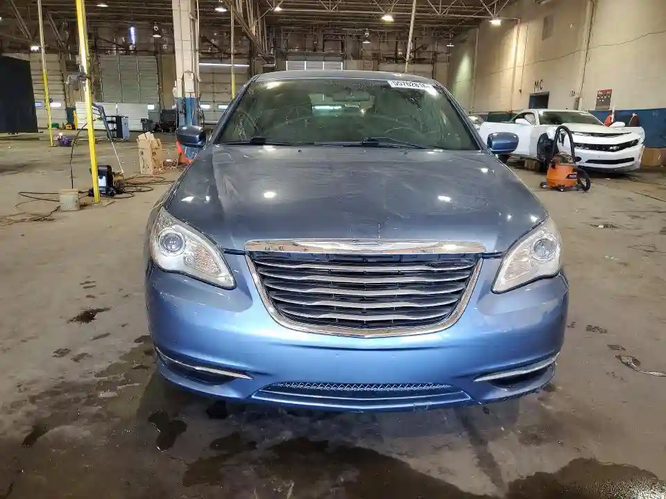 1C3BC1FB6BN625527 2011 CHRYSLER 200-4