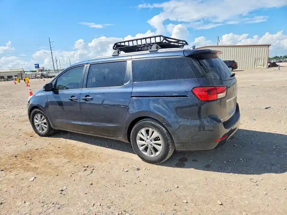 KNDMB5C10H6283814 2017 KIA SEDONA-1
