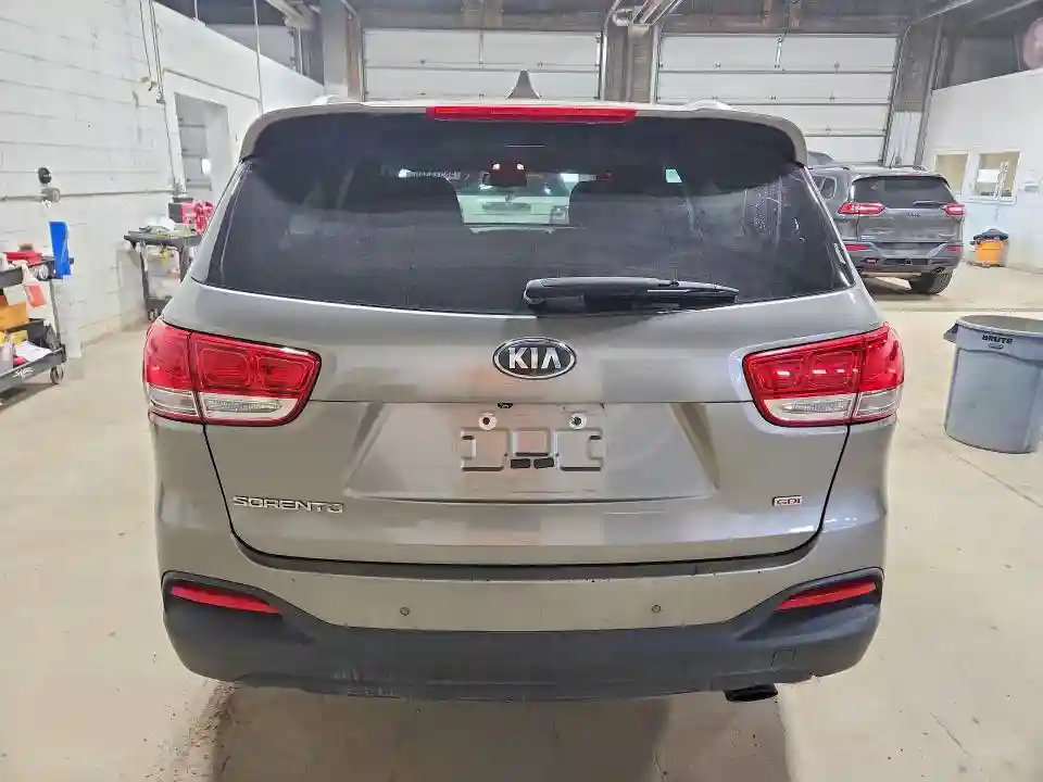 5XYPG4A39HG266715 2017 KIA SORENTO-5