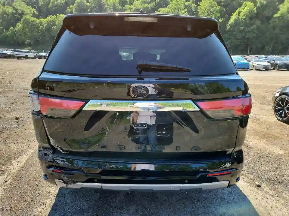 7SVAAABA1RX025707 2024 TOYOTA SEQUOIA-5