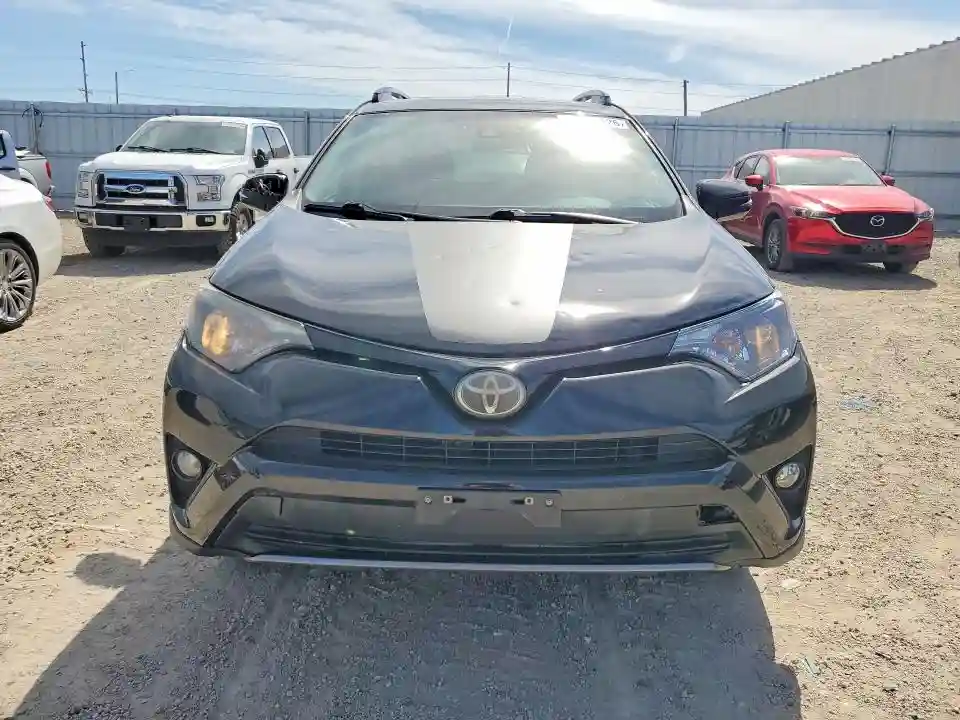 2T3RFREV2JW697862 2018 TOYOTA RAV4-4