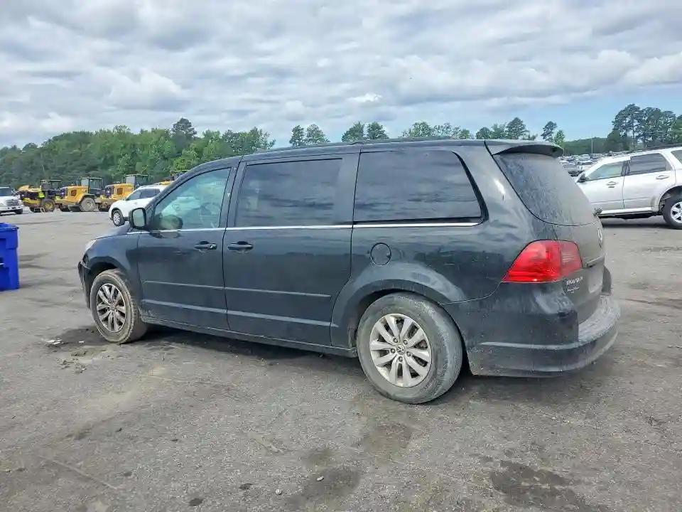 2C4RVABG8CR293780 2012 VOLKSWAGEN ROUTAN-1