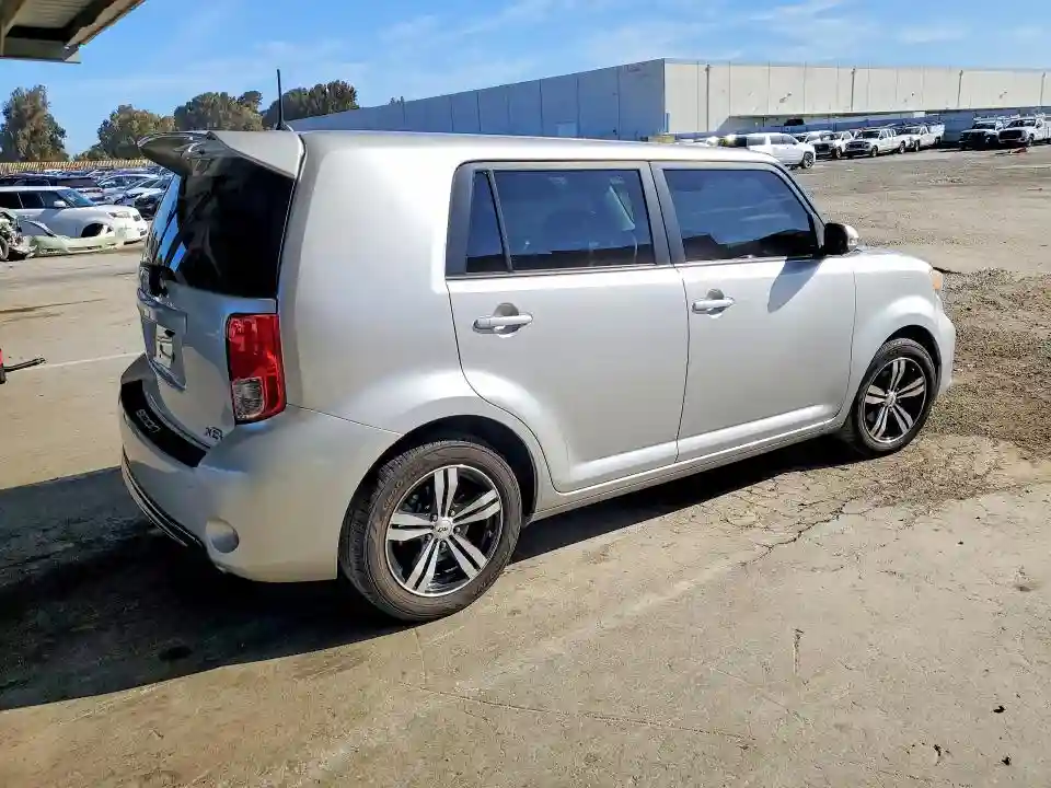 JTLZE4FE1DJ035136 2013 SCION XB-2