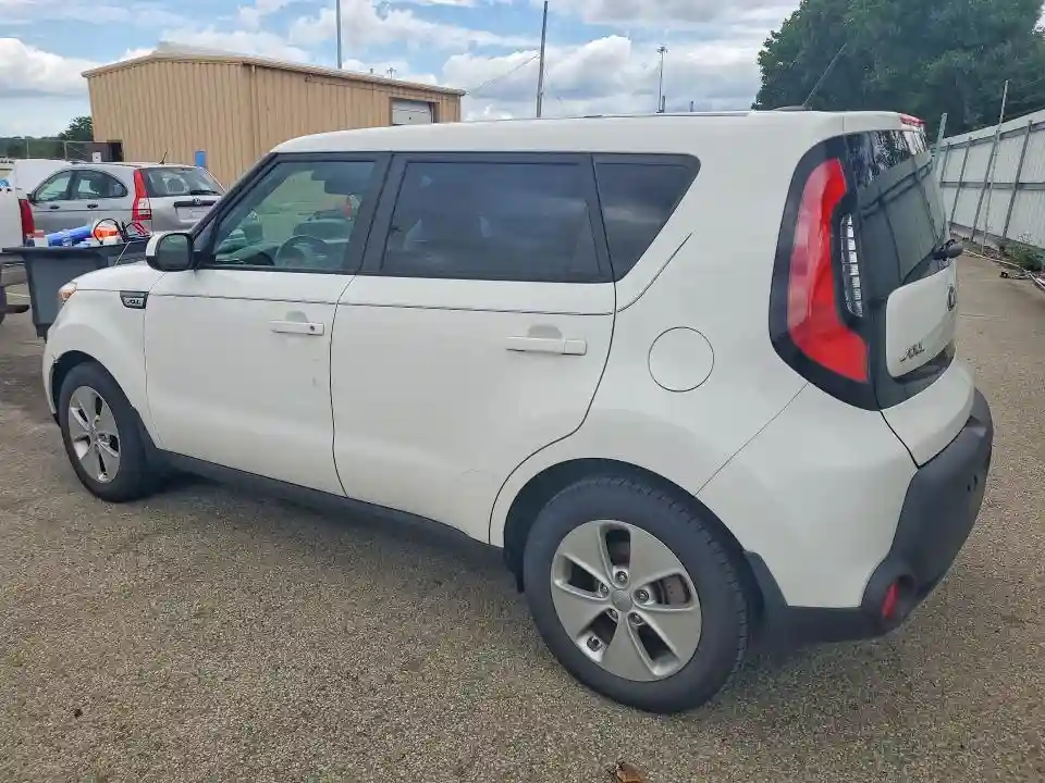 KNDJN2A2XG7843898 2016 KIA SOUL-1
