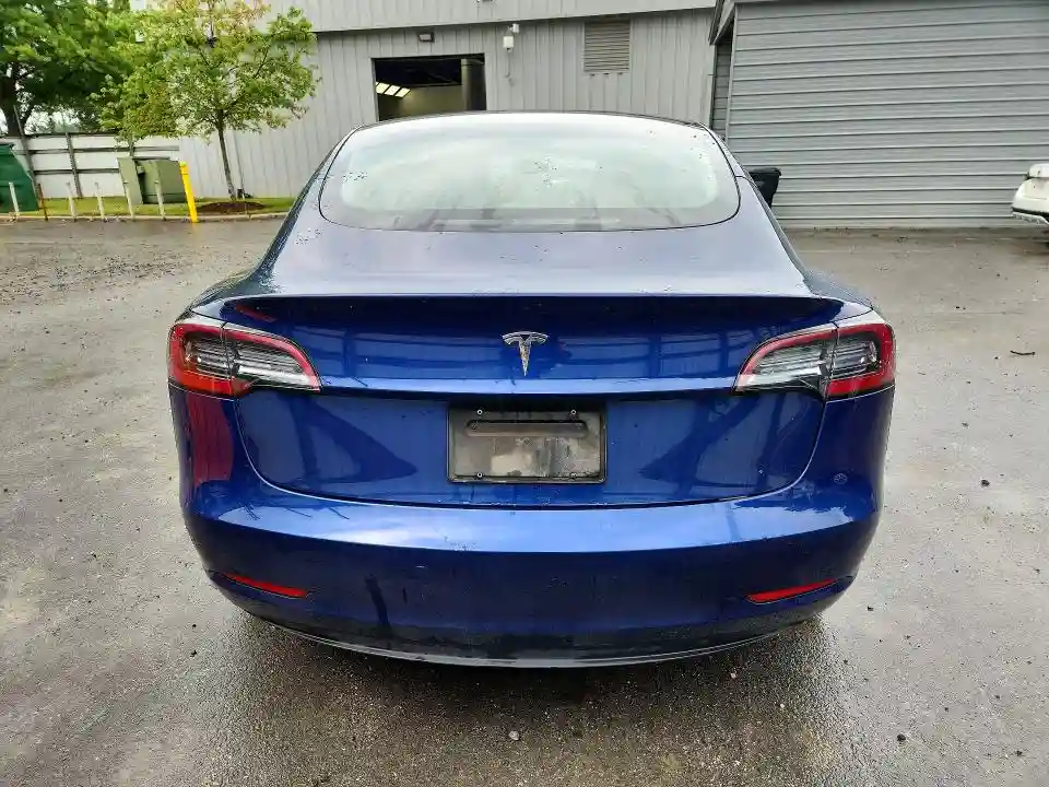 5YJ3E1EA1PF435210 2023 TESLA MODEL 3-5