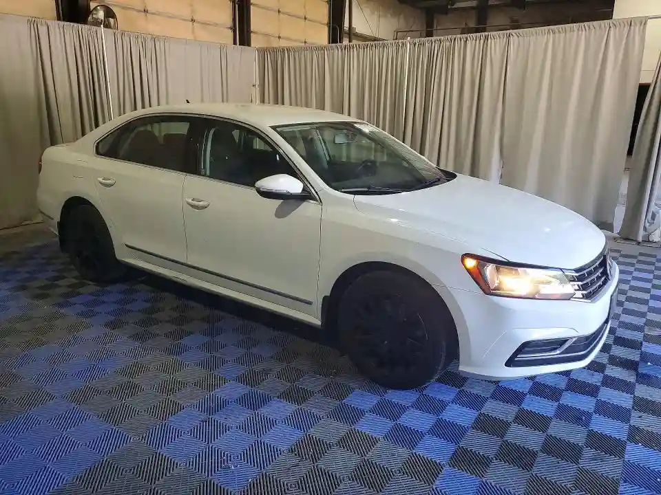 1VWAT7A32HC064190 2017 VOLKSWAGEN PASSAT-3