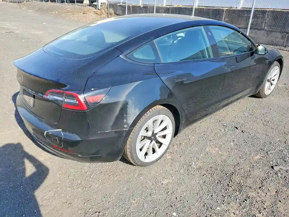5YJ3E1EA1PF451729 2023 TESLA MODEL 3-2