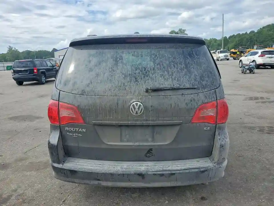 2C4RVABG8CR293780 2012 VOLKSWAGEN ROUTAN-5