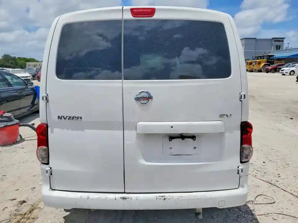 3N6CM0KN8FK735995 2015 NISSAN NV200 SV-5