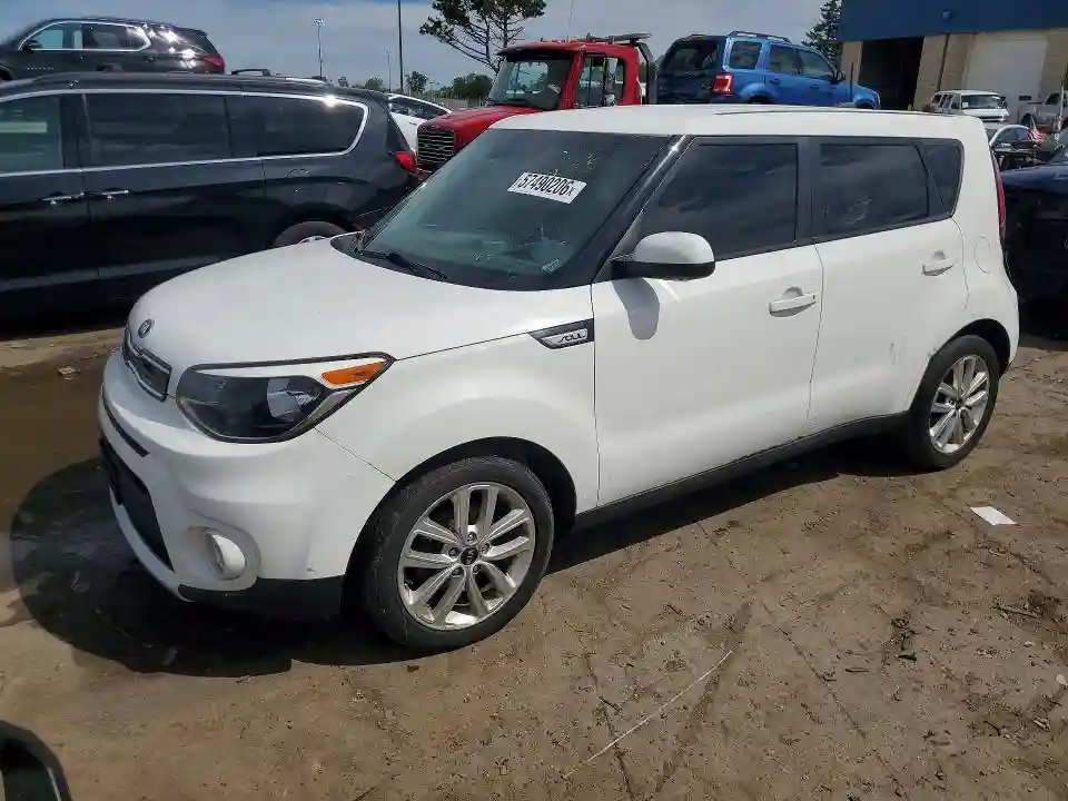 KNDJP3A51J7901429 2018 KIA SOUL-0