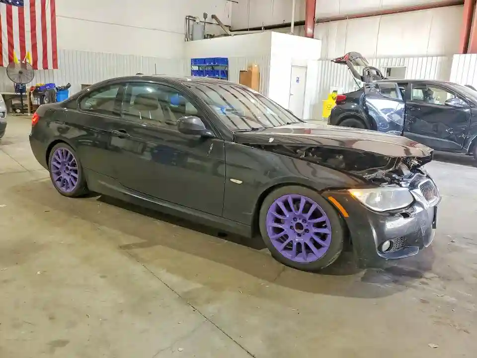 WBAKE5C58CJ106111 2012 BMW 3 SERIES-3