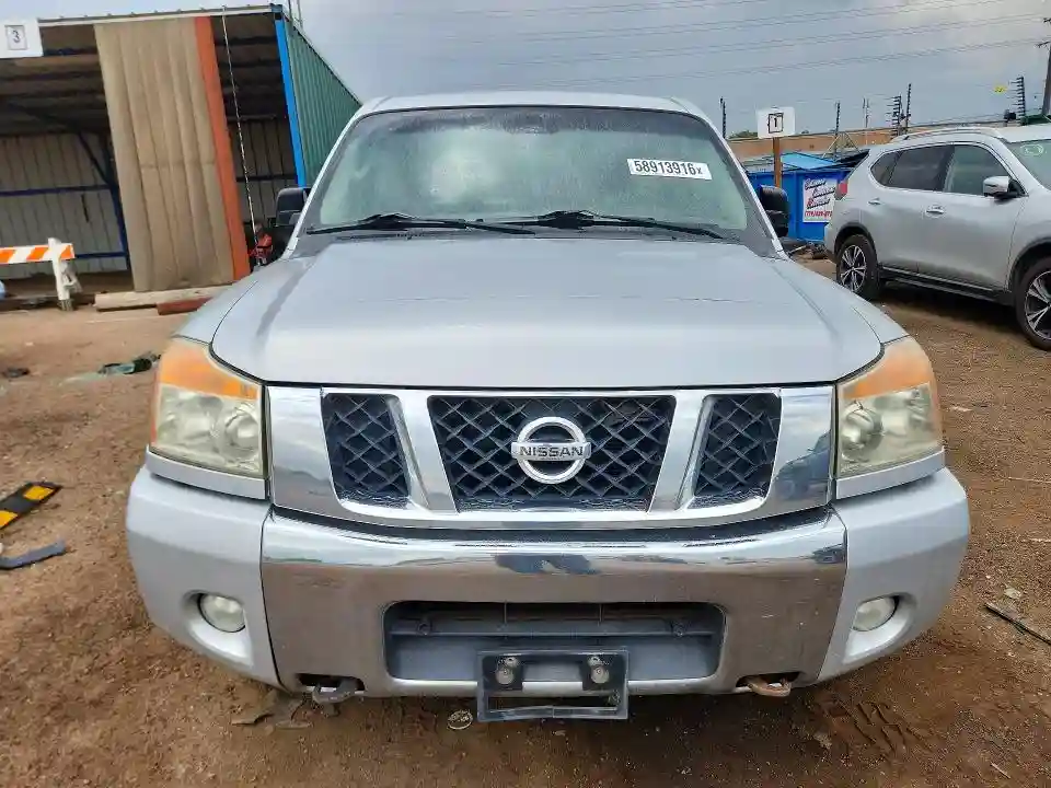 1N6BA0EC5BN310012 2011 NISSAN TITAN-4