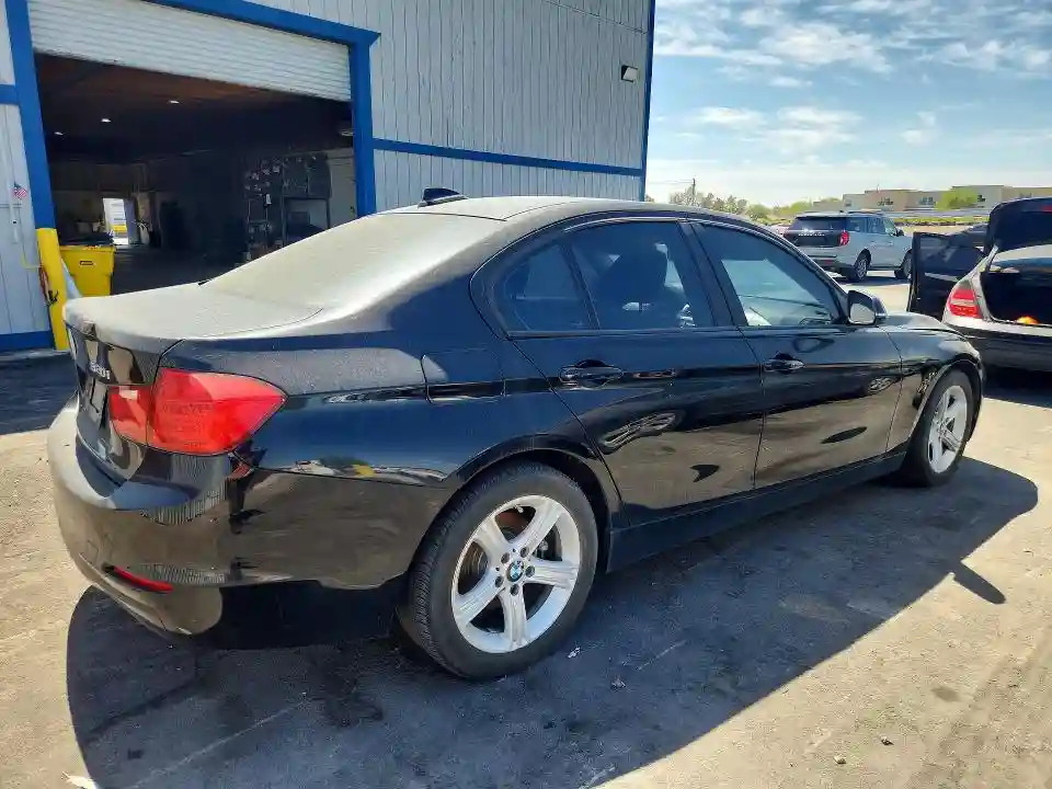 WBA3B1G54FNT04228 2015 BMW 3 SERIES-2