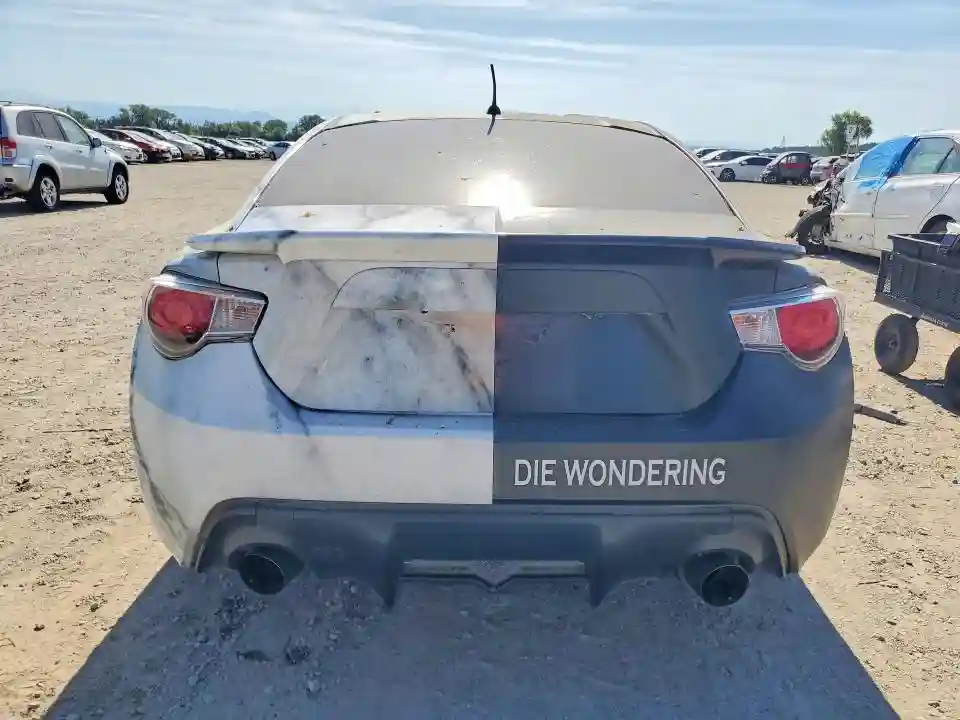 JF1ZNAA1XD2710836 2013 SCION FR-S BASE-5
