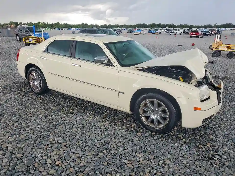 2C3CA5CV2AH329539 2010 CHRYSLER 300-3