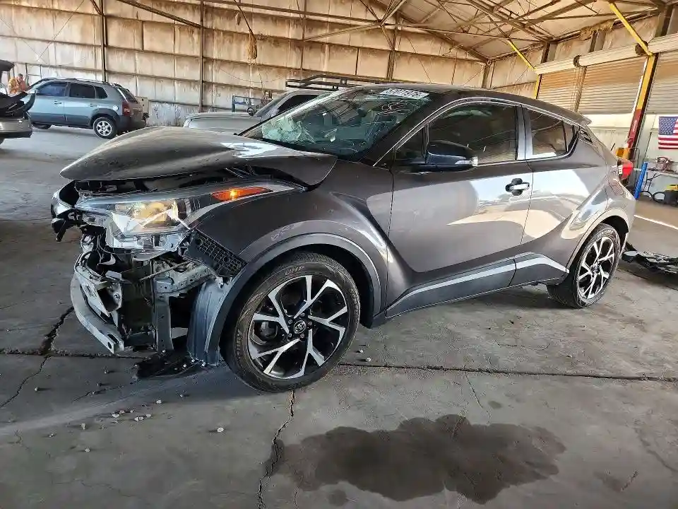 NMTKHMBX0JR034634 2018 TOYOTA C-HR-0
