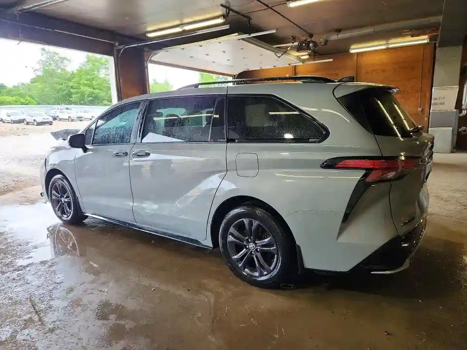 5TDDSKFC3SS169261 2025 TOYOTA SIENNA-1