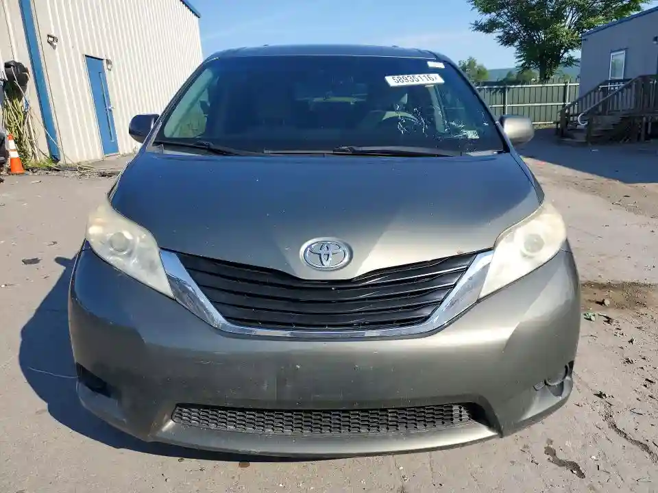 5TDKK3DC3CS186739 2012 TOYOTA SIENNA-4