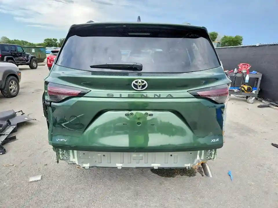 5TDYRKEC2TS300227 2026 TOYOTA SIENNA-5