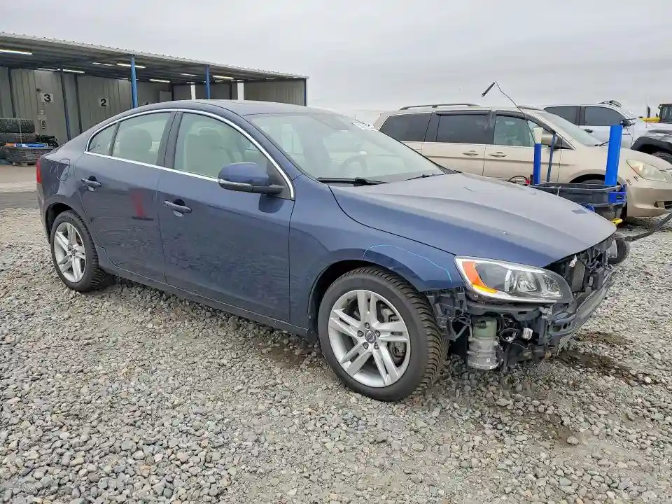 YV1612TM9F1358650 2015 VOLVO S60-3
