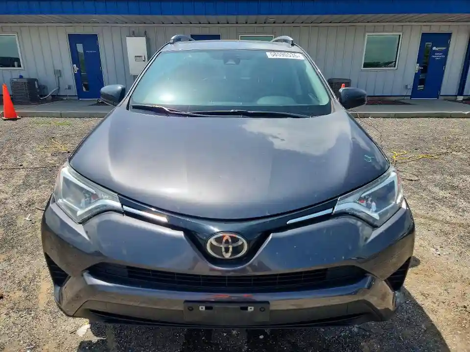 JTMBFREV2HJ143070 2017 TOYOTA RAV4-4