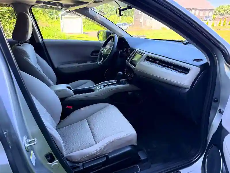 3CZRU6H55GM716831 2016 HONDA HR-V-4