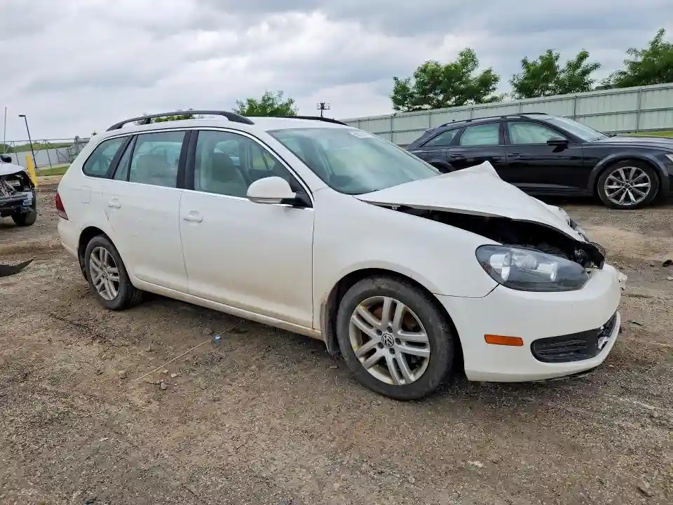 3VWPL7AJ8EM605231 2014 VOLKSWAGEN JETTA-3