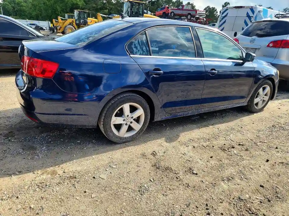 3VWLL7AJ5DM384524 2013 VOLKSWAGEN JETTA-2